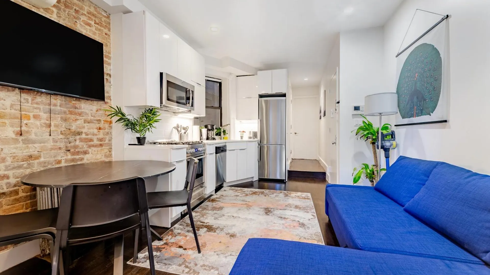 Explore Hudson Yards At Aesthetic Prime 2Bd Apartmnet location